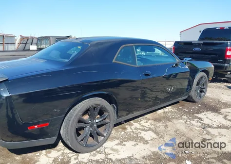 2016 Dodge Challenger Sxt z USA, uszkodzony, nr VIN 2C3CDZAG8GH236584